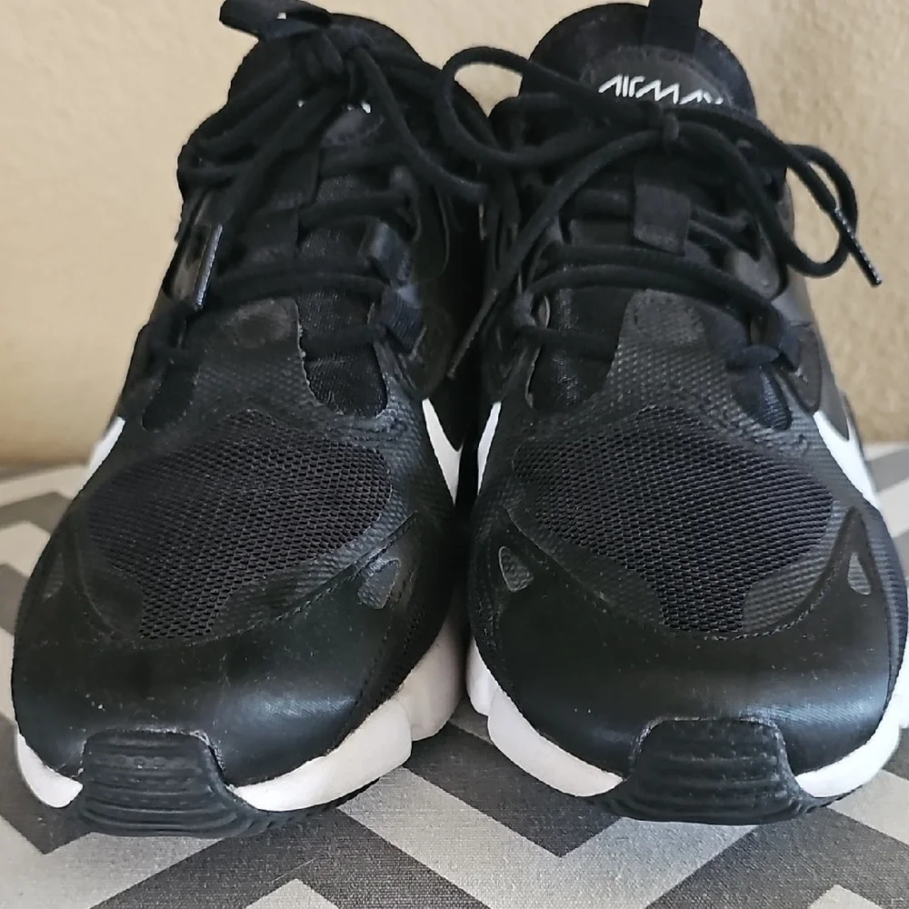 Nike sleek shoes